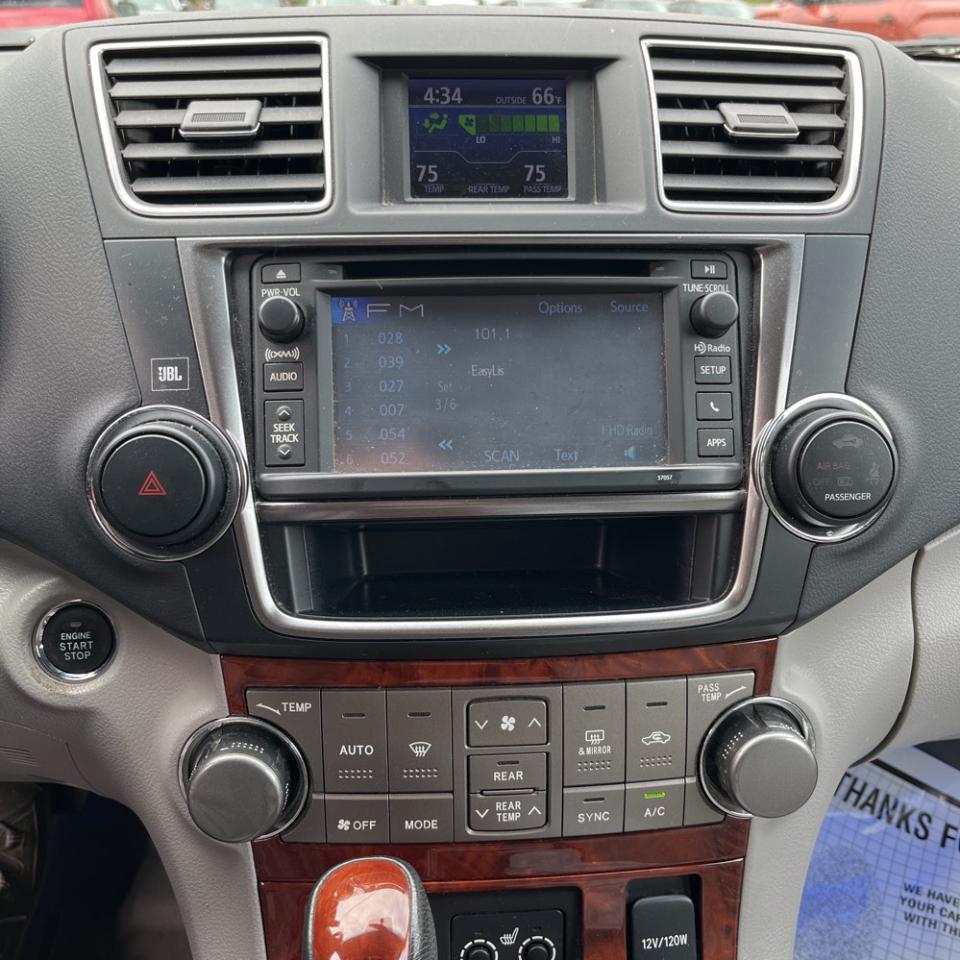 Toyota Highlander Limited 2013