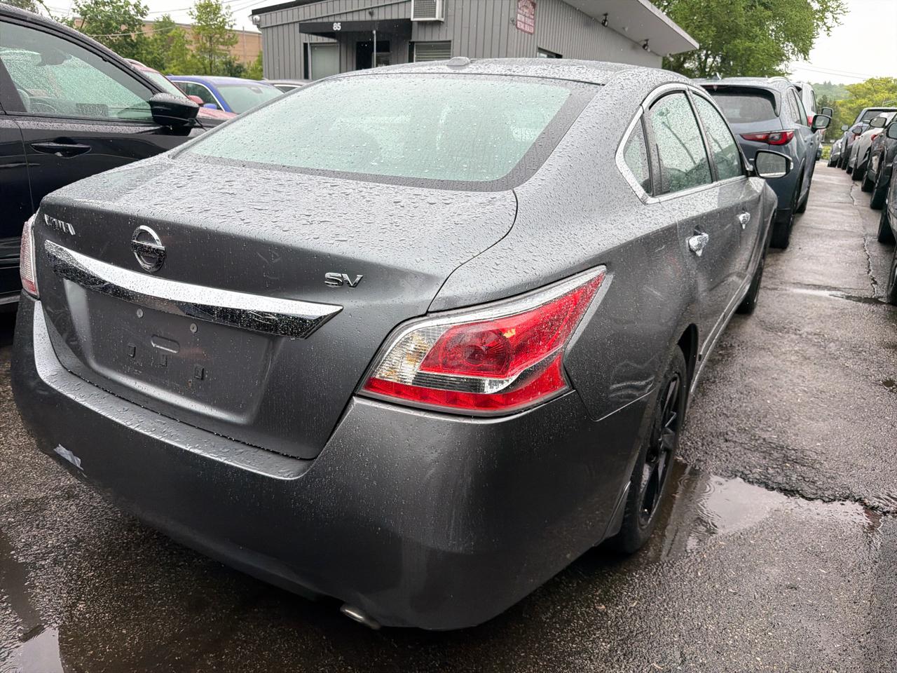 Nissan Altima 4dr Sdn I4 2.5 SV 2015