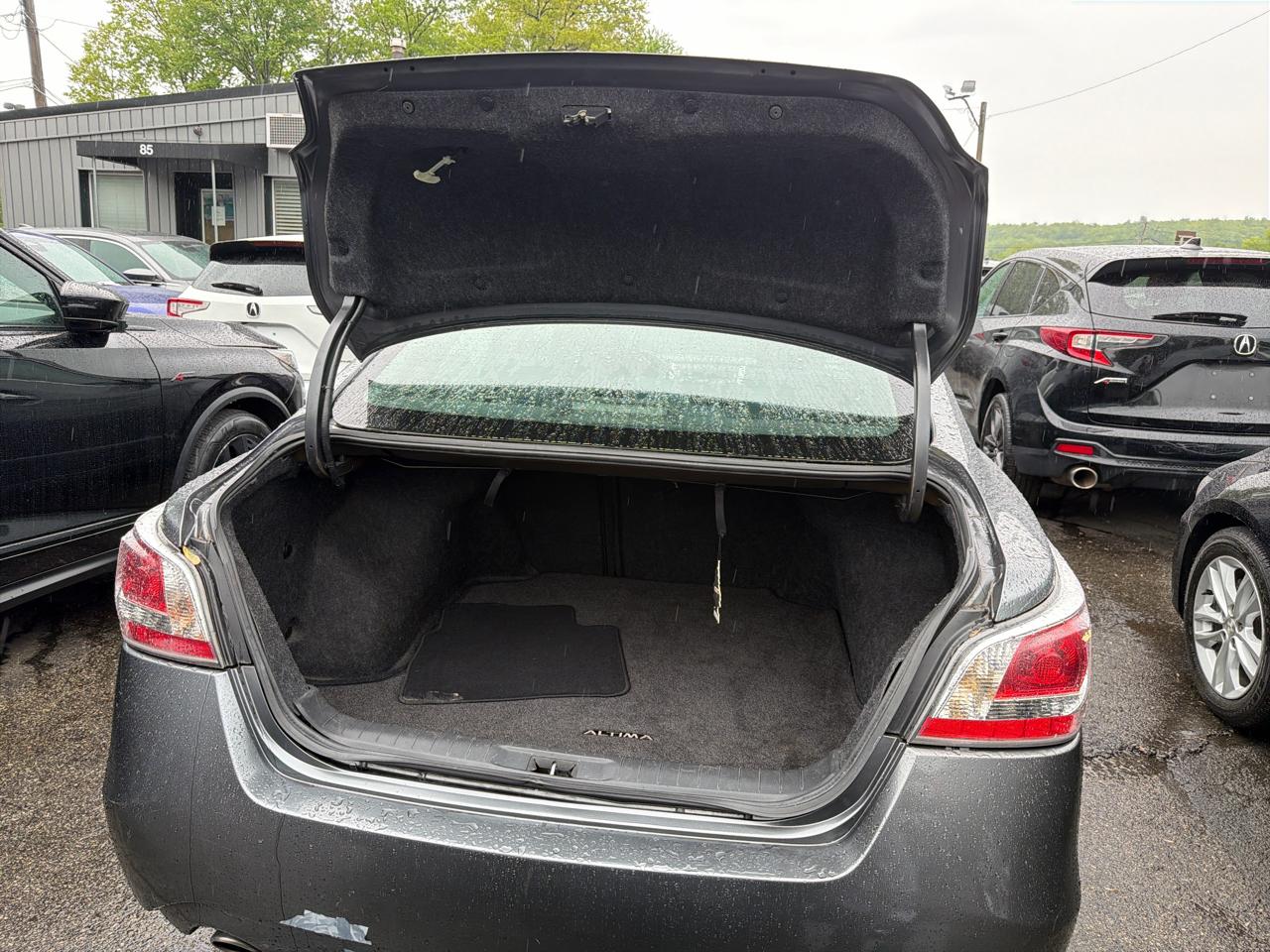 Nissan Altima 4dr Sdn I4 2.5 SV 2015