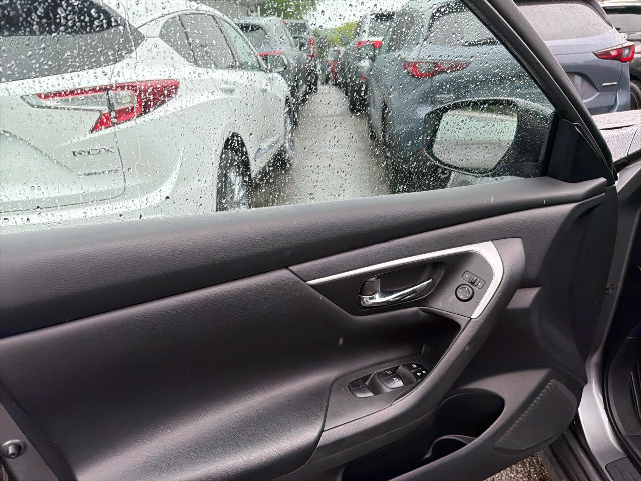 Nissan Altima 4dr Sdn I4 2.5 SV 2015