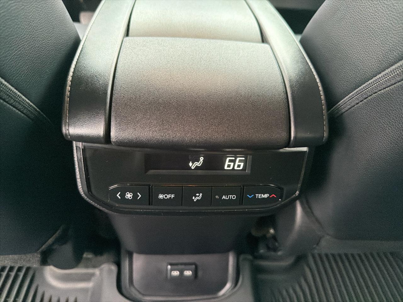 Toyota Highlander Platinum AWD (Natl) 2024