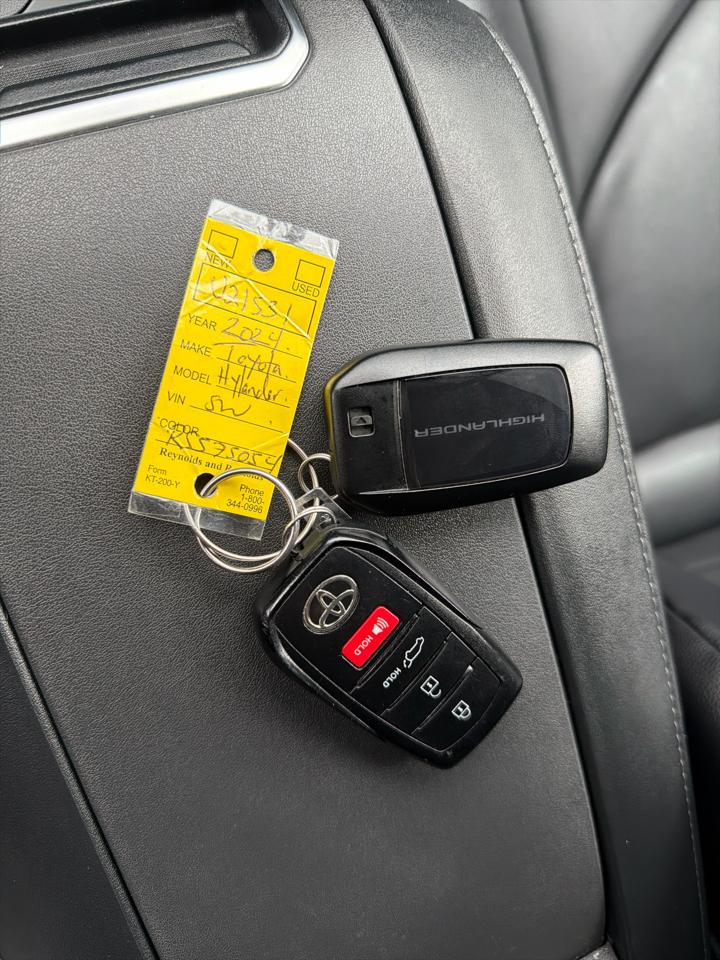 Toyota Highlander Platinum AWD (Natl) 2024