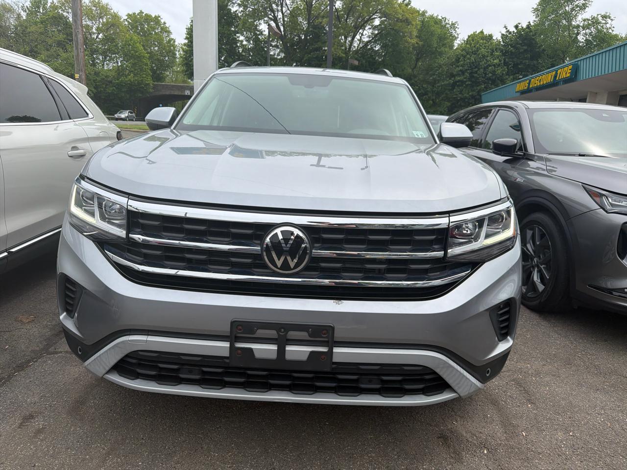 Volkswagen Atlas 2.0T SE w/Technology 4MOTION 2022