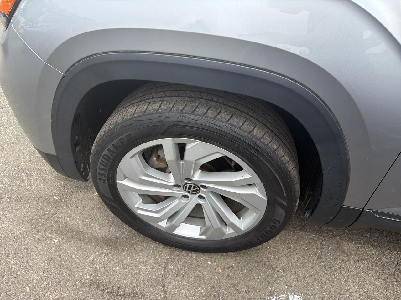 Volkswagen Atlas 2.0T SE w/Technology 4MOTION 2022