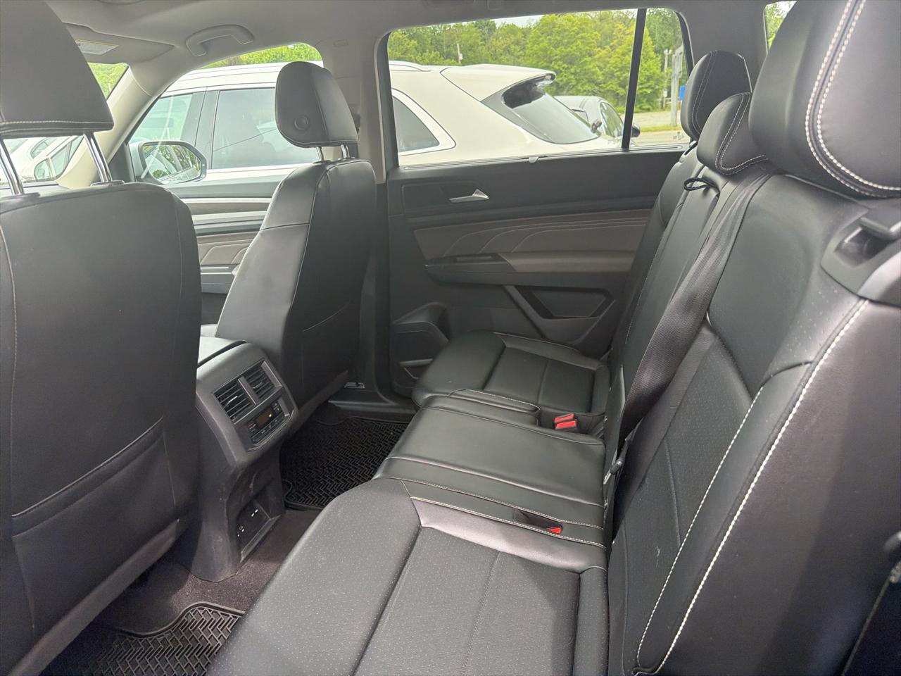 Volkswagen Atlas 2.0T SE w/Technology 4MOTION 2022