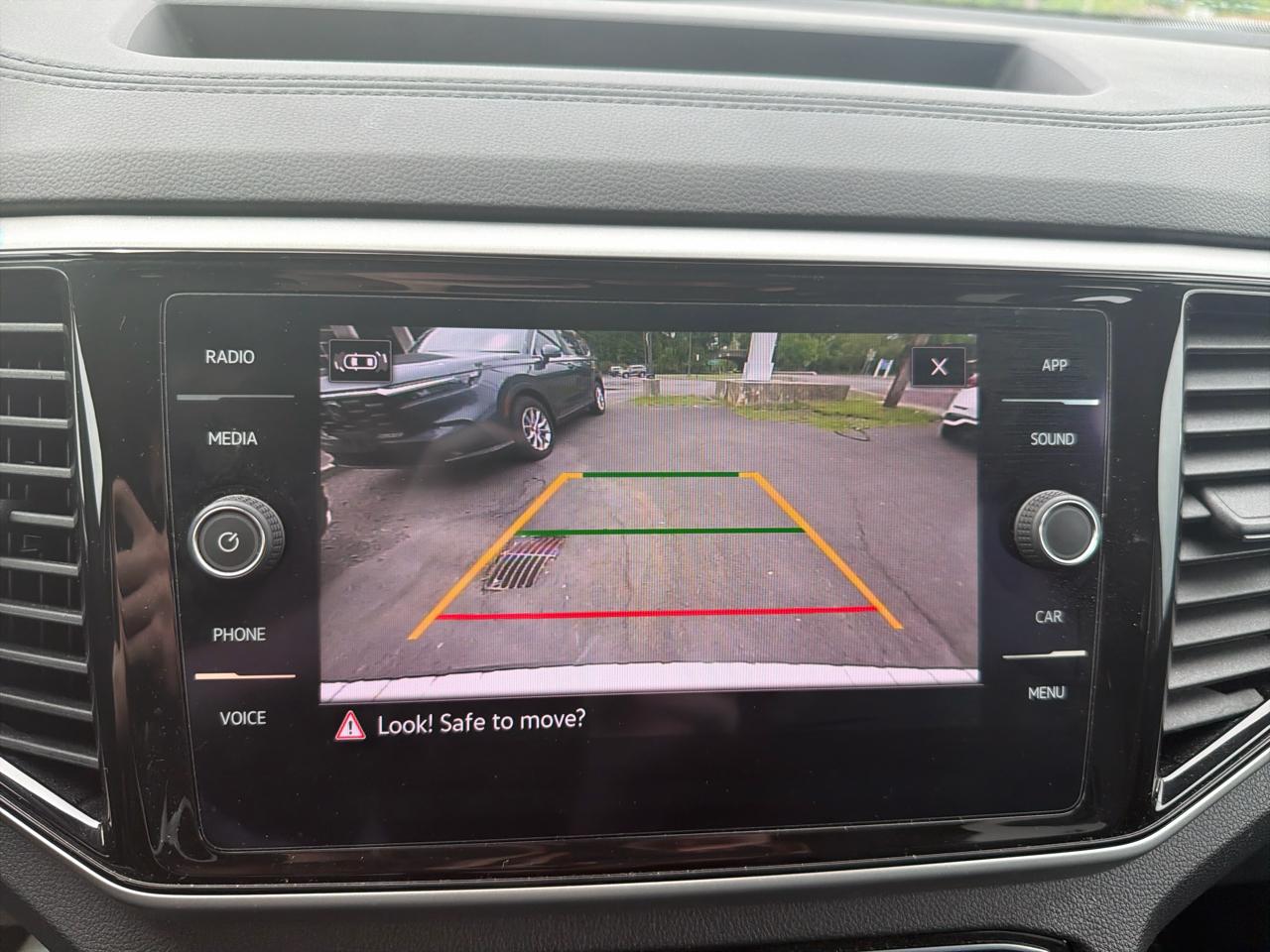 Volkswagen Atlas 2.0T SE w/Technology 4MOTION 2022