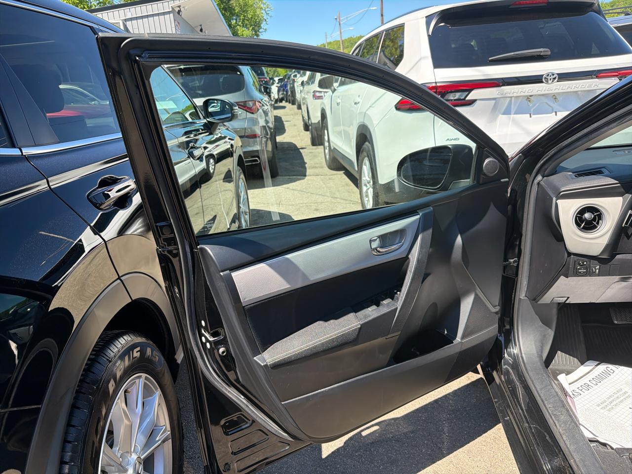Toyota Corolla XLE CVT (Natl) 2018