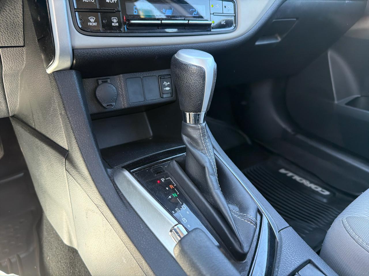 Toyota Corolla XLE CVT (Natl) 2018