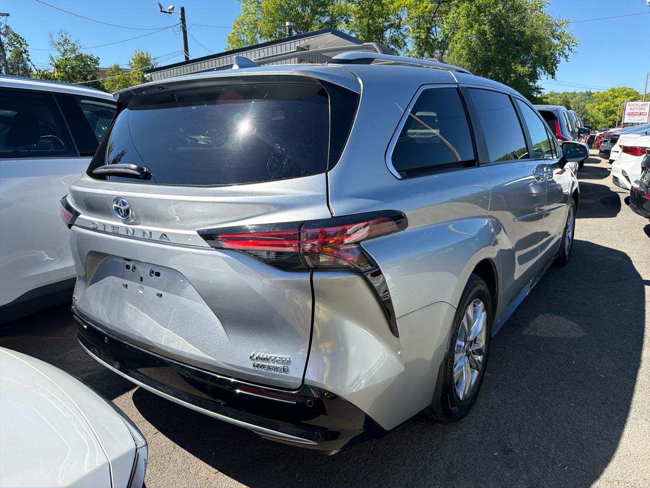 Toyota Sienna Limited AWD 7-Passenger (Natl) 2024