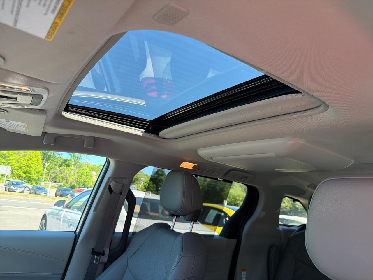 Toyota Sienna Limited AWD 7-Passenger (Natl) 2024