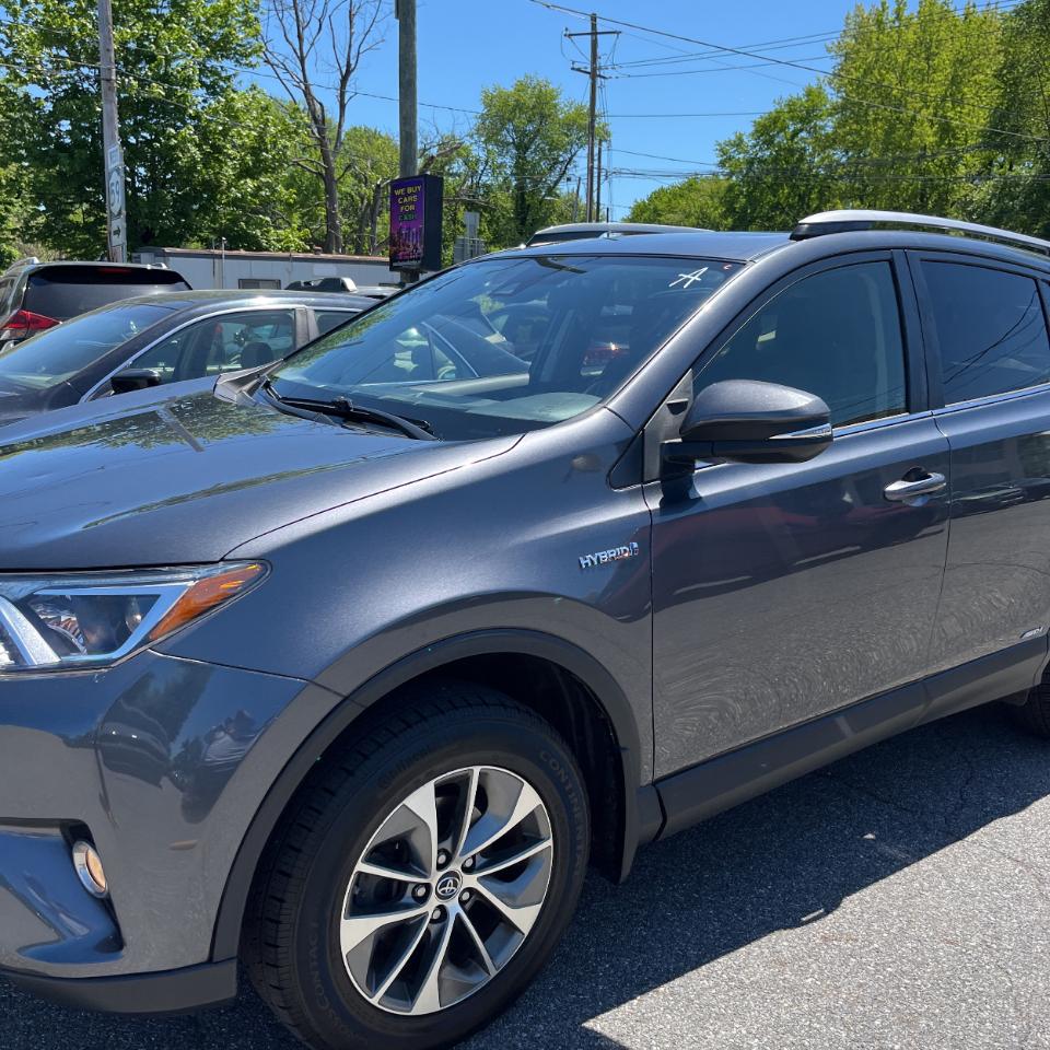 Toyota RAV4  2018
