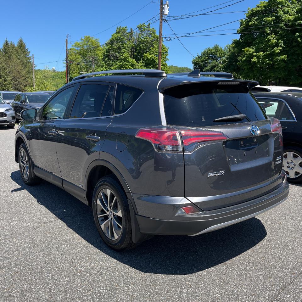 Toyota RAV4  2018