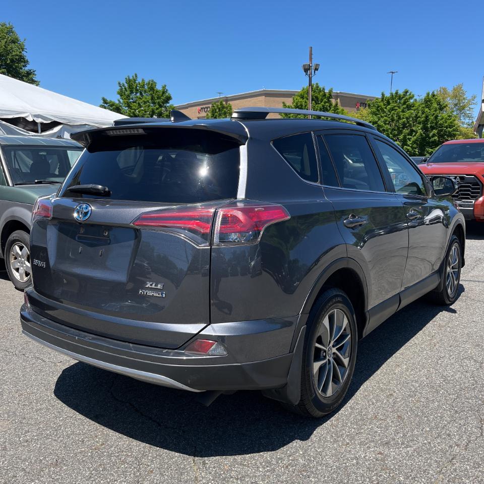Toyota RAV4  2018