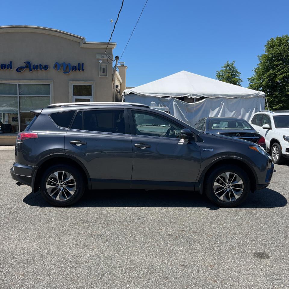 Toyota RAV4  2018