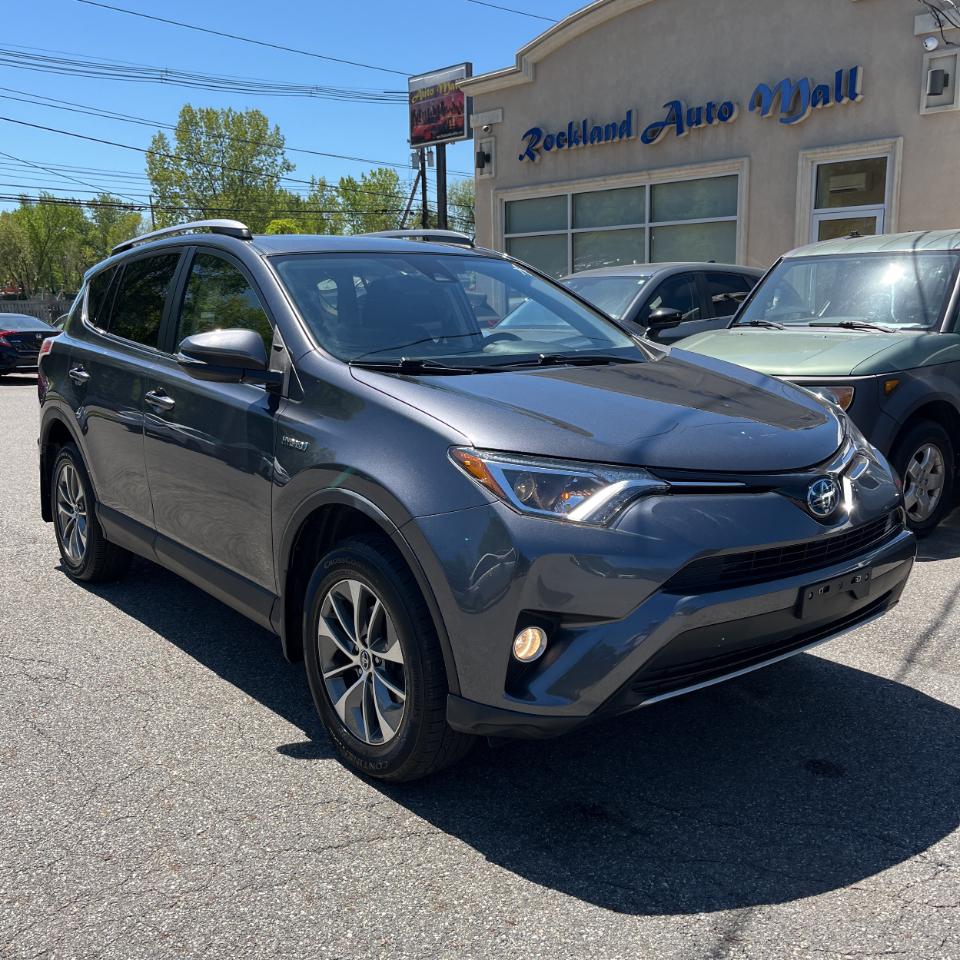 Toyota RAV4  2018