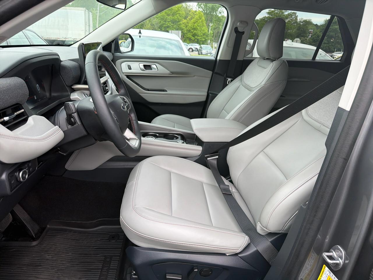 Ford Explorer Active 4WD 2025