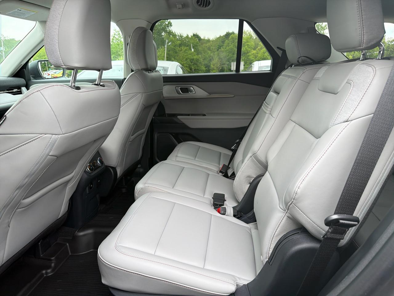 Ford Explorer Active 4WD 2025
