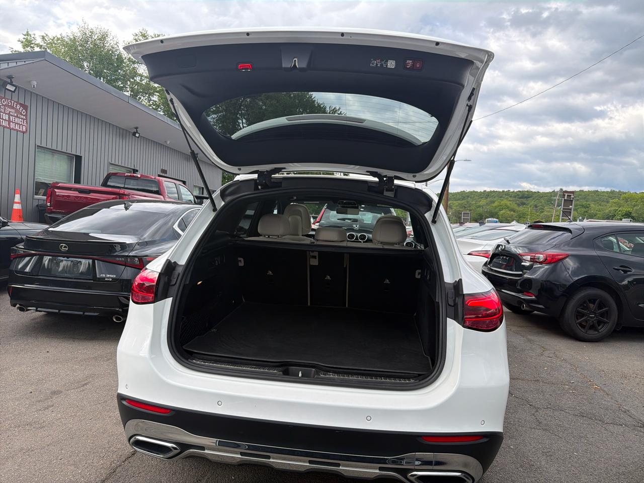 Mercedes-Benz GLC GLC 300 4MATIC SUV 2023