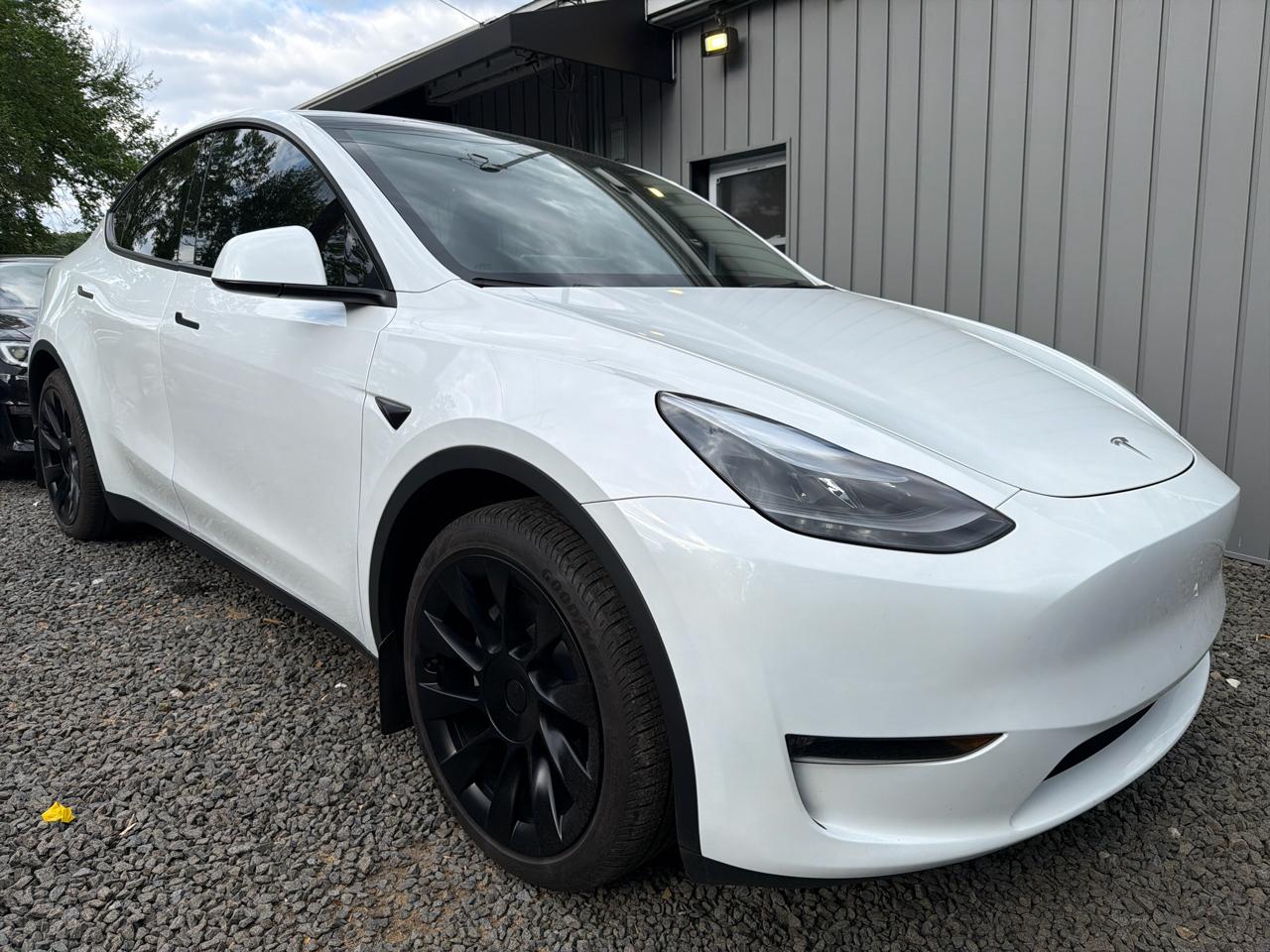 Tesla Model Y Long Range AWD 2024