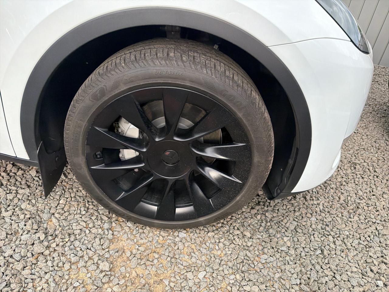 Tesla Model Y Long Range AWD 2024
