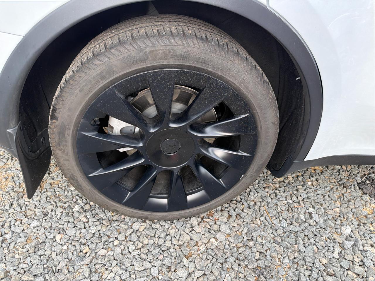 Tesla Model Y Long Range AWD 2024