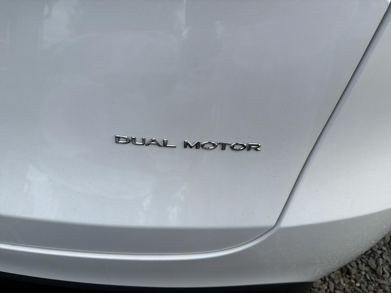 Tesla Model Y Long Range AWD 2024