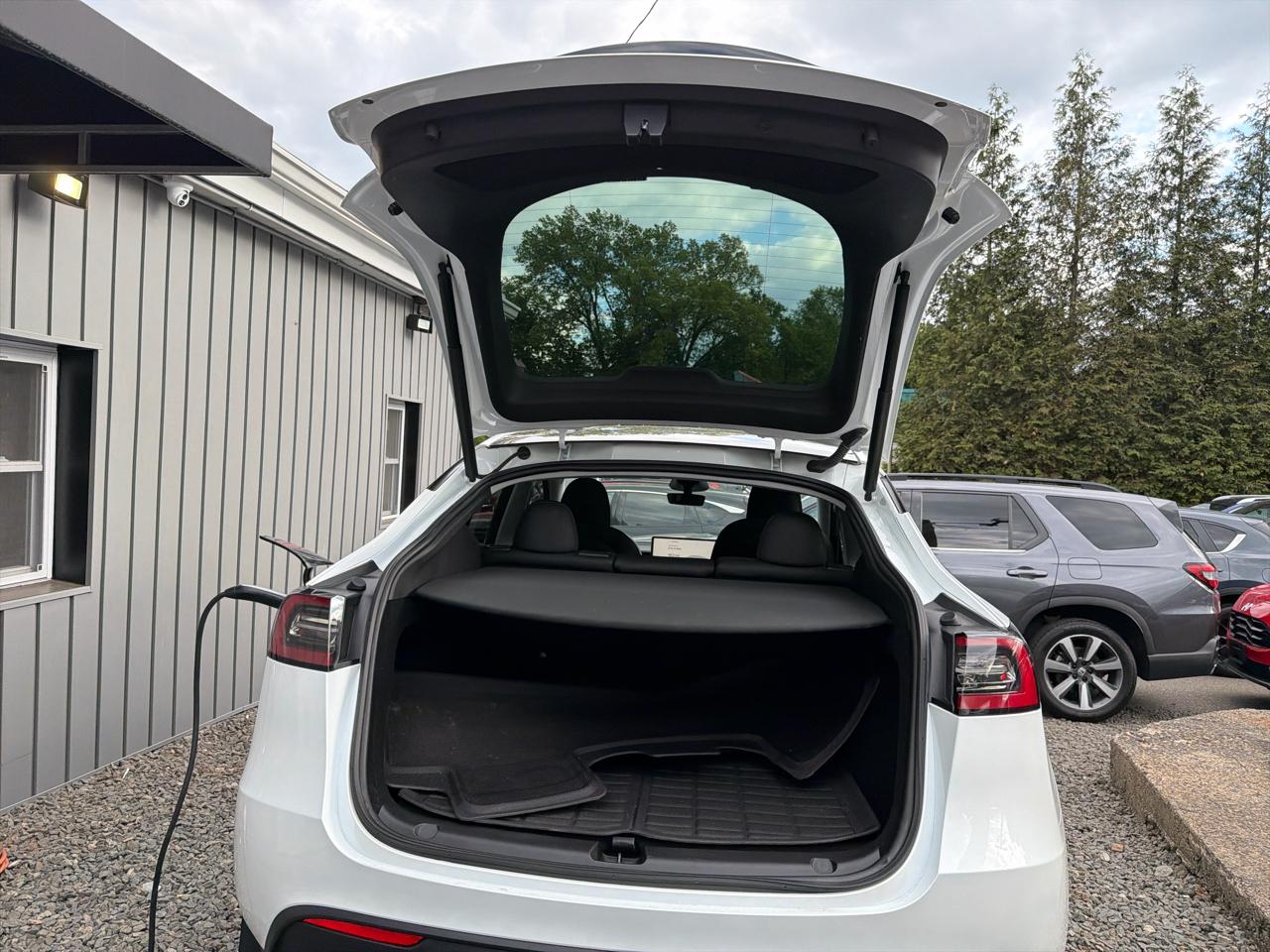 Tesla Model Y Long Range AWD 2024