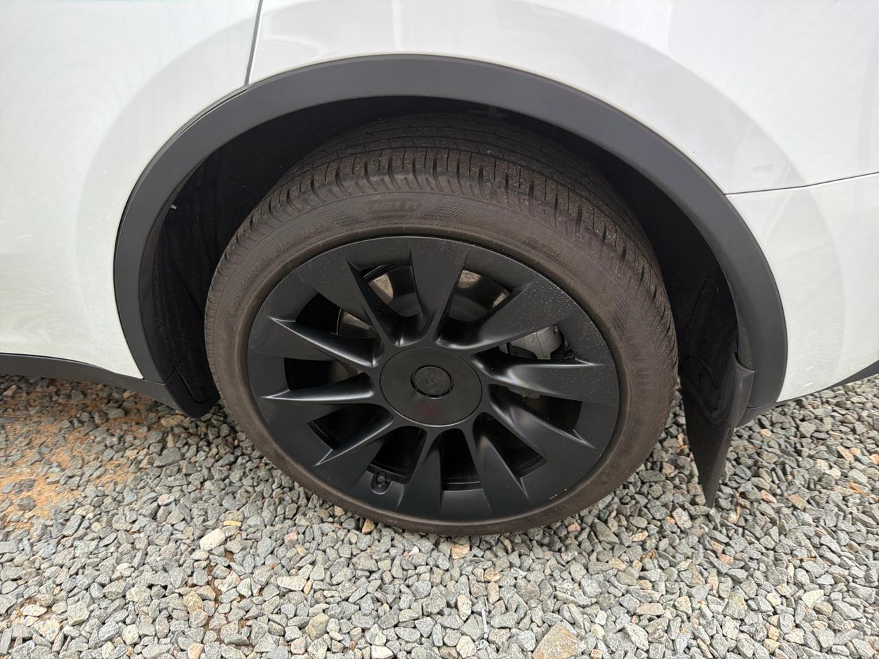 Tesla Model Y Long Range AWD 2024