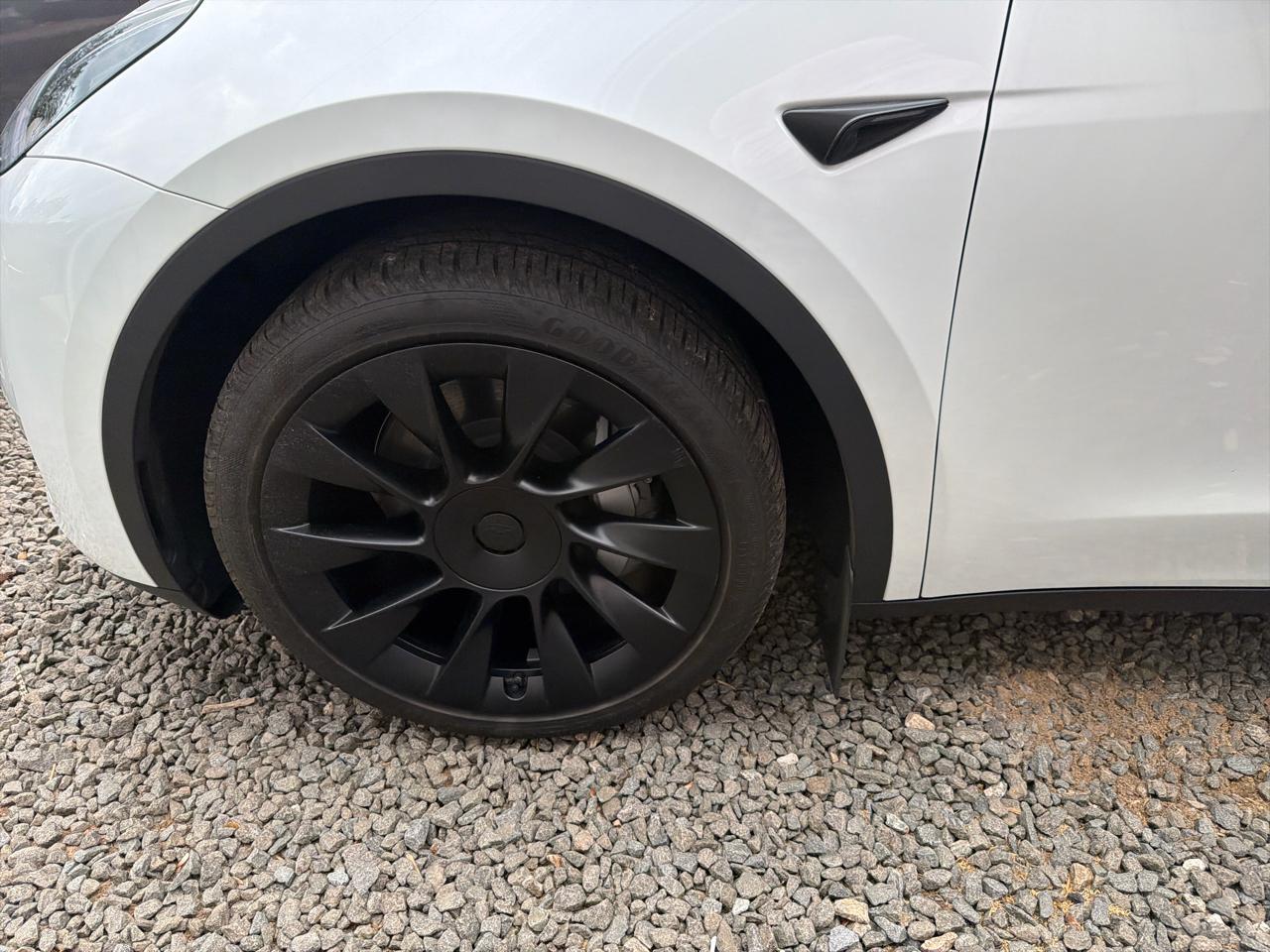 Tesla Model Y Long Range AWD 2024