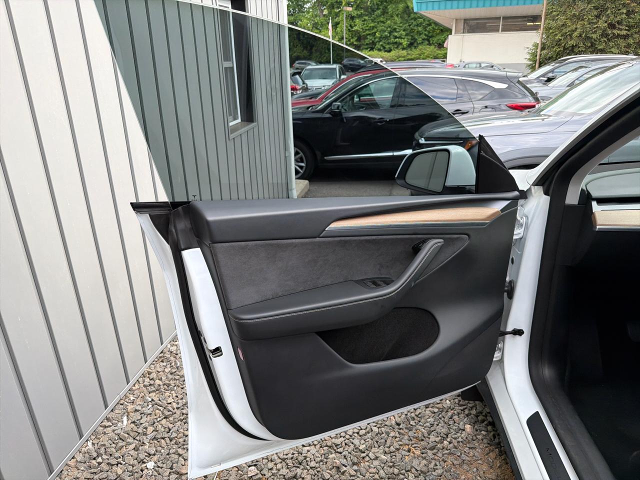 Tesla Model Y Long Range AWD 2024