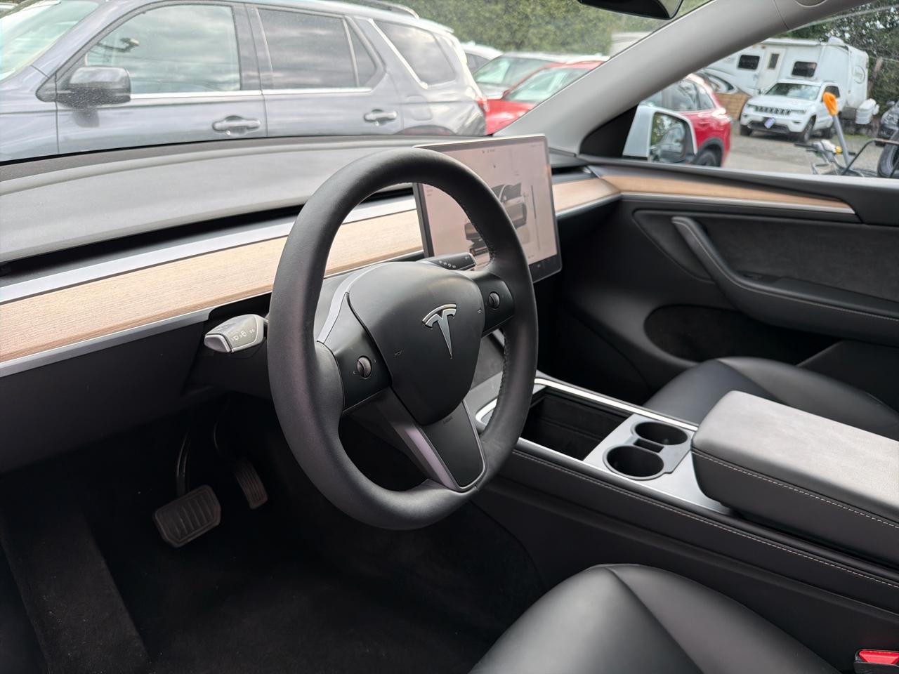 Tesla Model Y Long Range AWD 2024