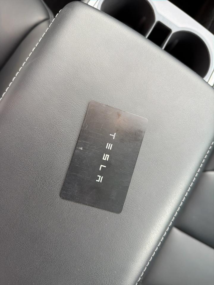 Tesla Model Y Long Range AWD 2024