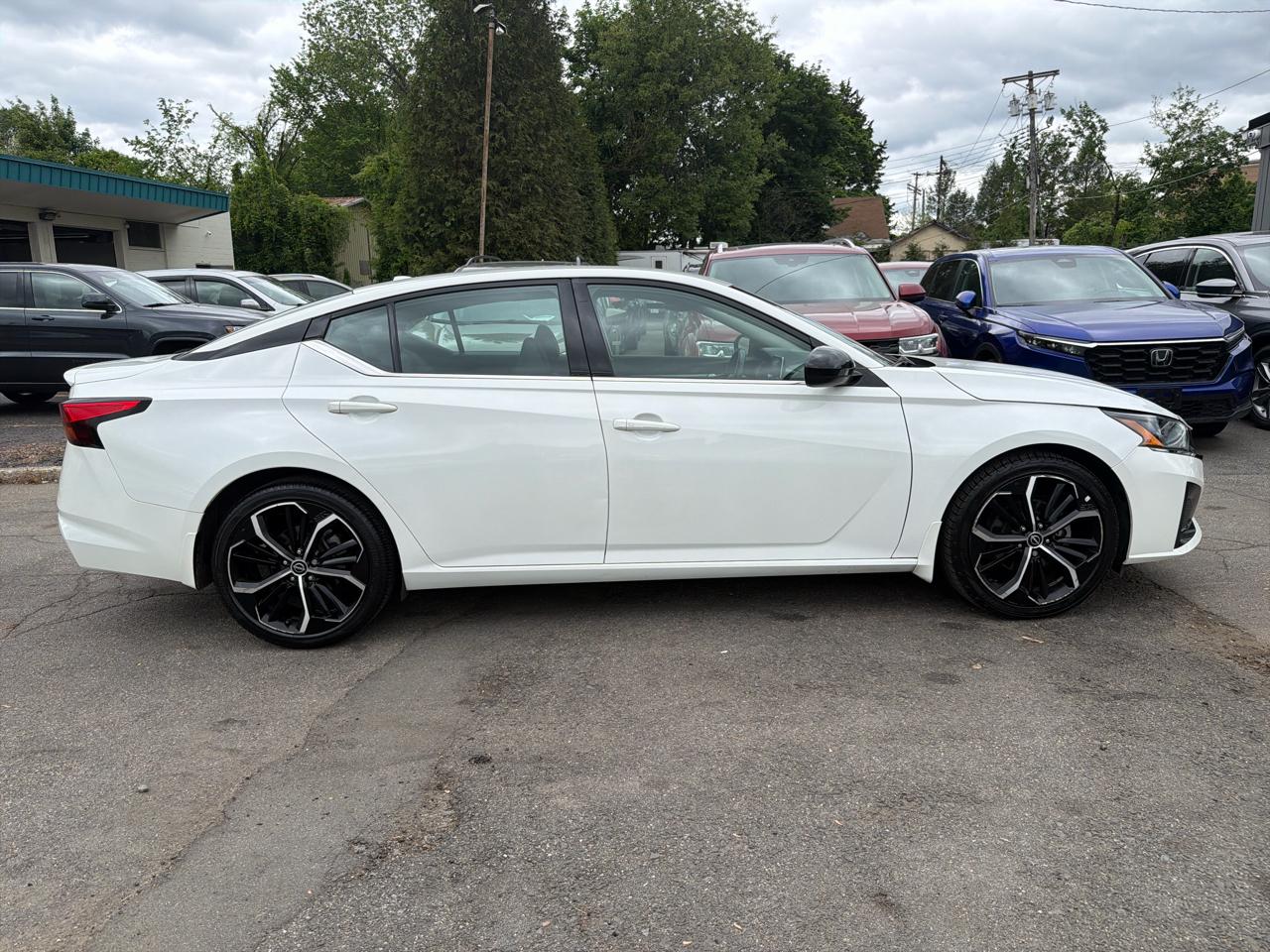 Nissan Altima 2.5 SR Sedan 2023