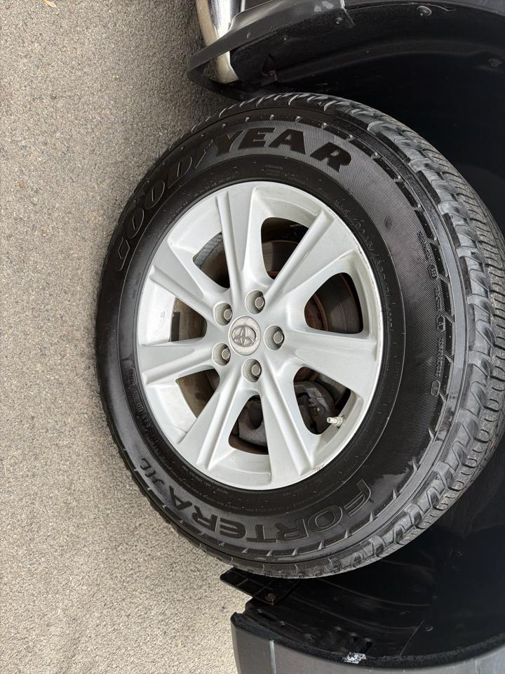 Toyota Highlander 4WD 4dr V6 (Natl) 2012
