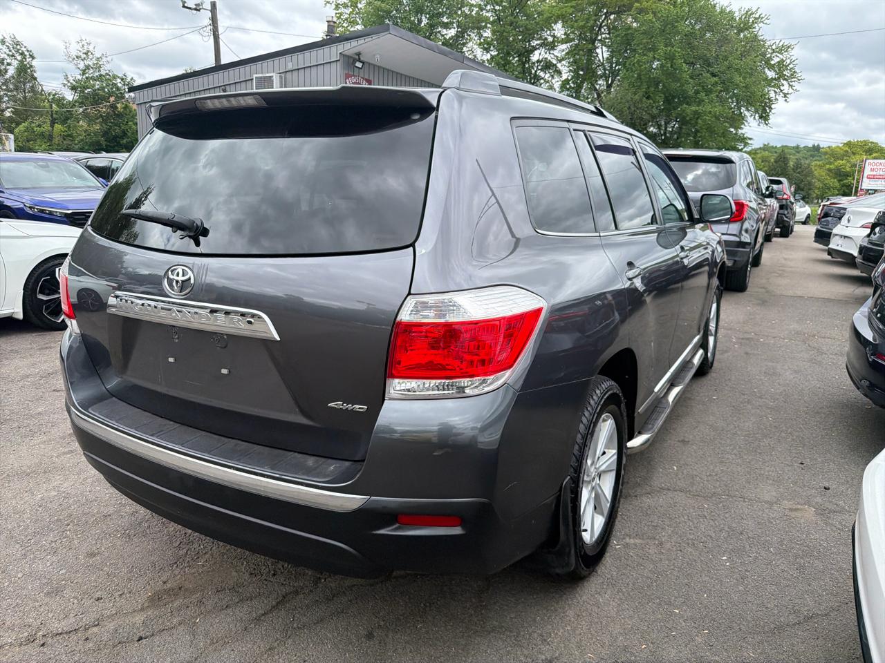 Toyota Highlander 4WD 4dr V6 (Natl) 2012