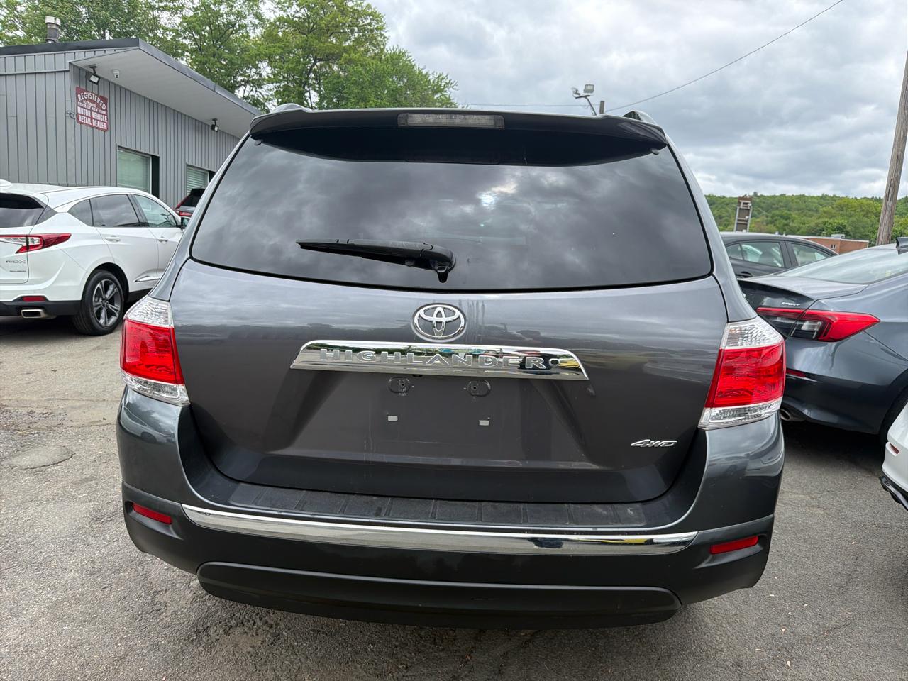 Toyota Highlander 4WD 4dr V6 (Natl) 2012