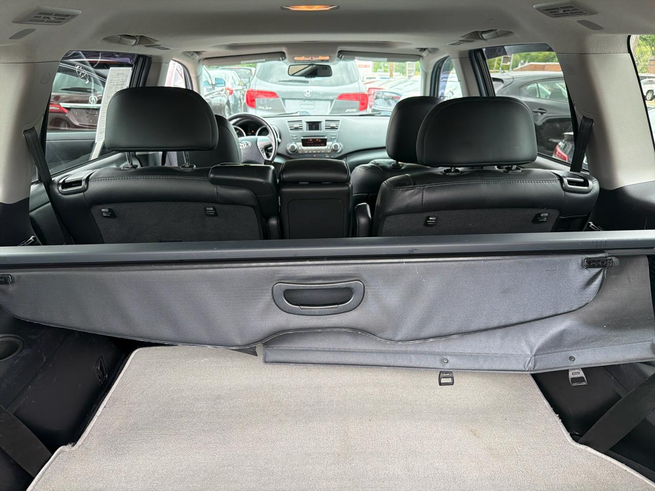 Toyota Highlander 4WD 4dr V6 (Natl) 2012