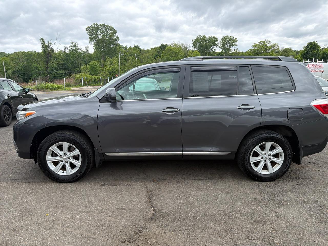 Toyota Highlander 4WD 4dr V6 (Natl) 2012