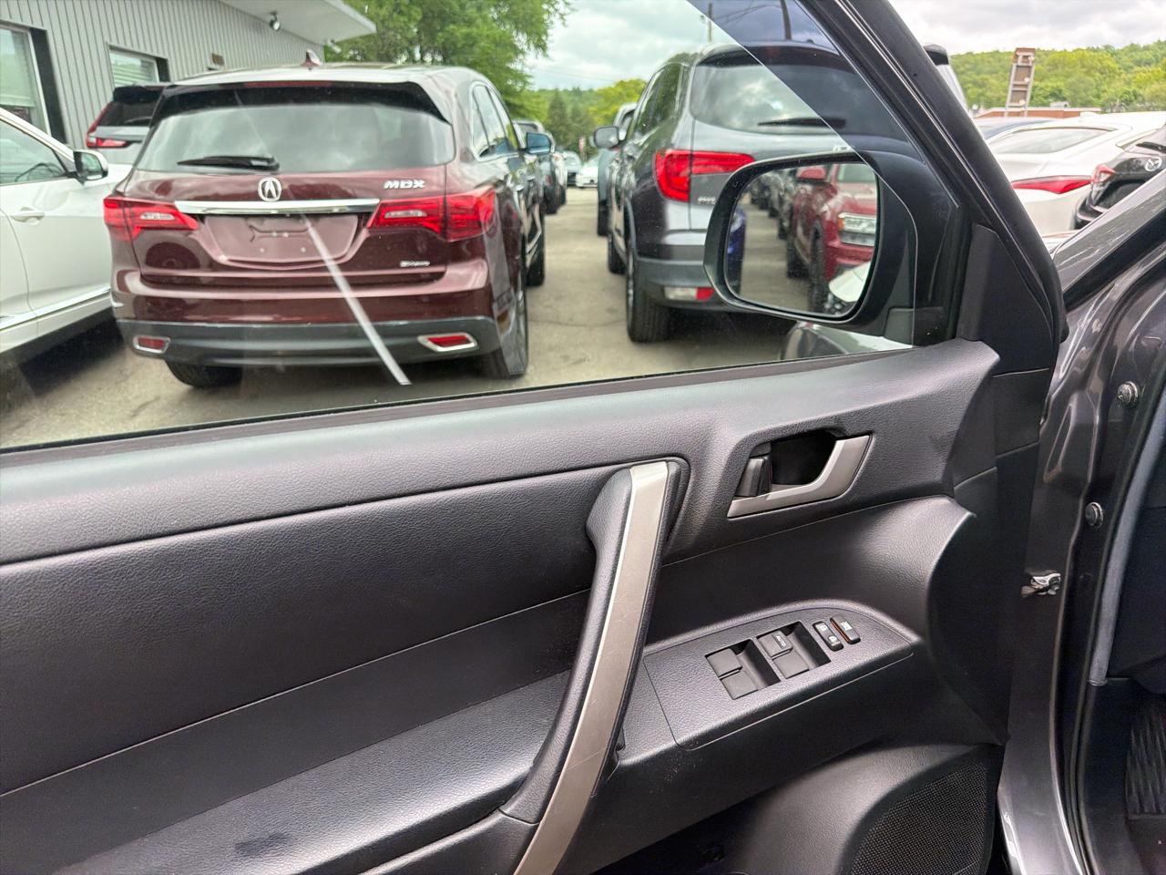 Toyota Highlander 4WD 4dr V6 (Natl) 2012