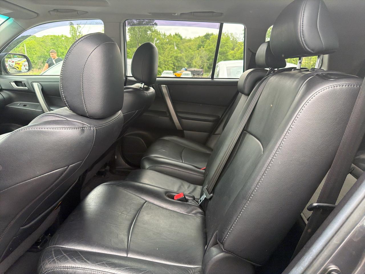 Toyota Highlander 4WD 4dr V6 (Natl) 2012