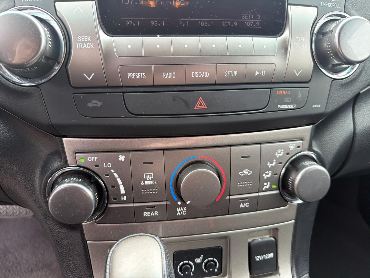 Toyota Highlander 4WD 4dr V6 (Natl) 2012