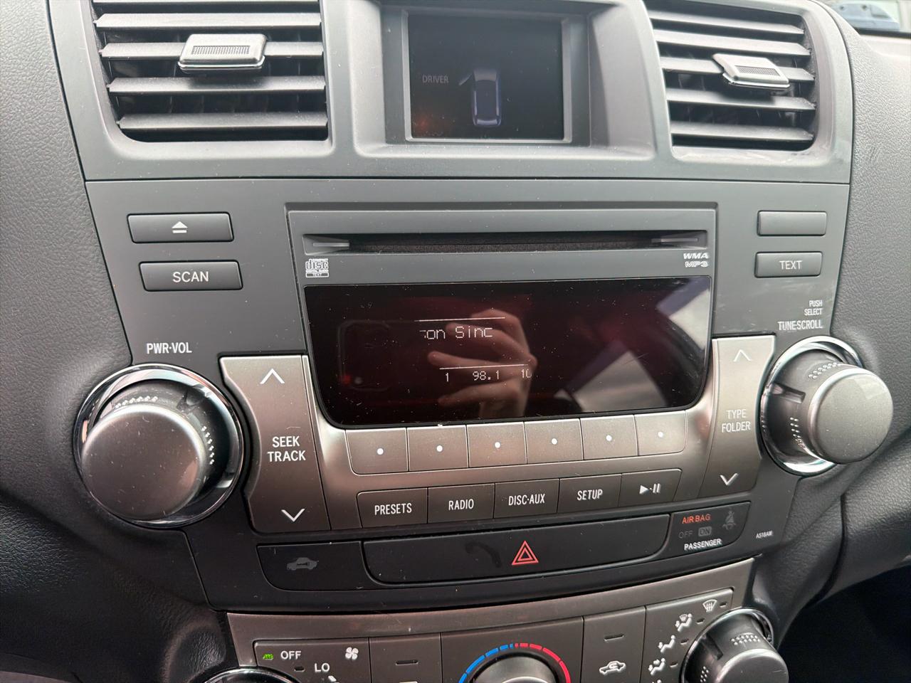 Toyota Highlander 4WD 4dr V6 (Natl) 2012