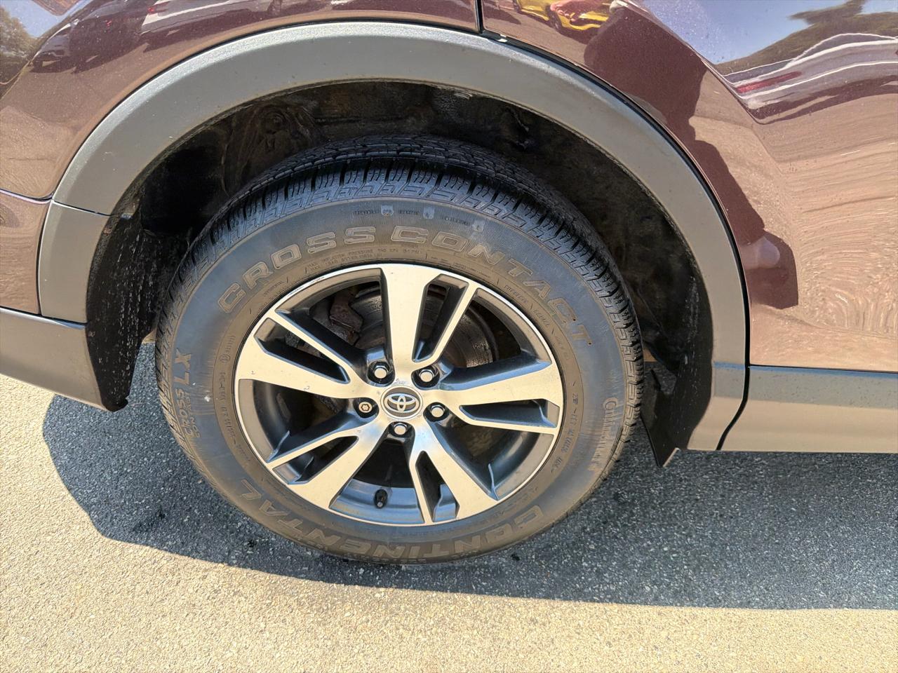 Toyota RAV4 AWD 4dr XLE (Natl) 2016