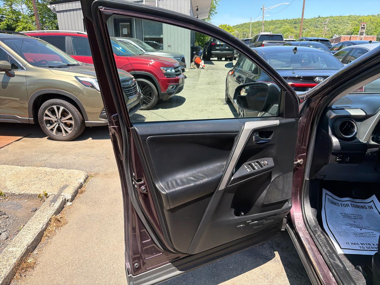 Toyota RAV4 AWD 4dr XLE (Natl) 2016