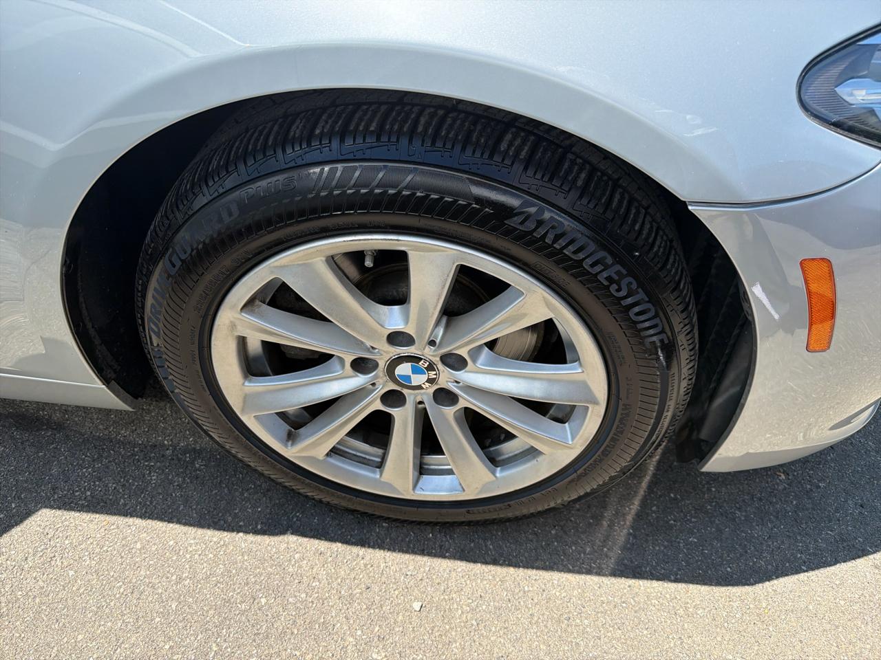 BMW 5 Series 4dr Sdn 528i xDrive AWD 2015