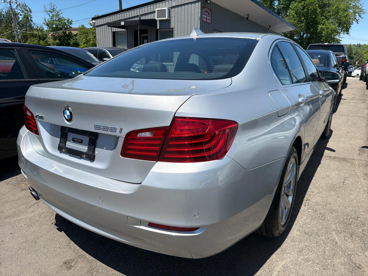 BMW 5 Series 4dr Sdn 528i xDrive AWD 2015