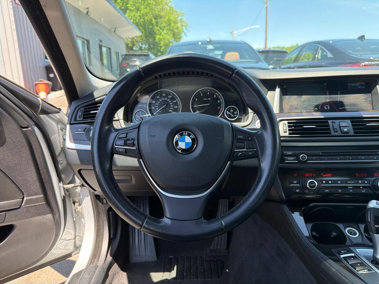 BMW 5 Series 4dr Sdn 528i xDrive AWD 2015