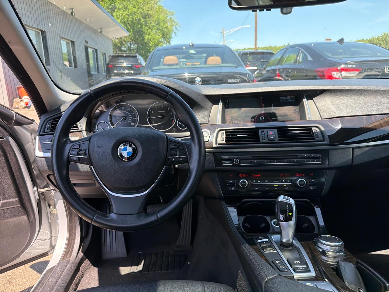 BMW 5 Series 4dr Sdn 528i xDrive AWD 2015