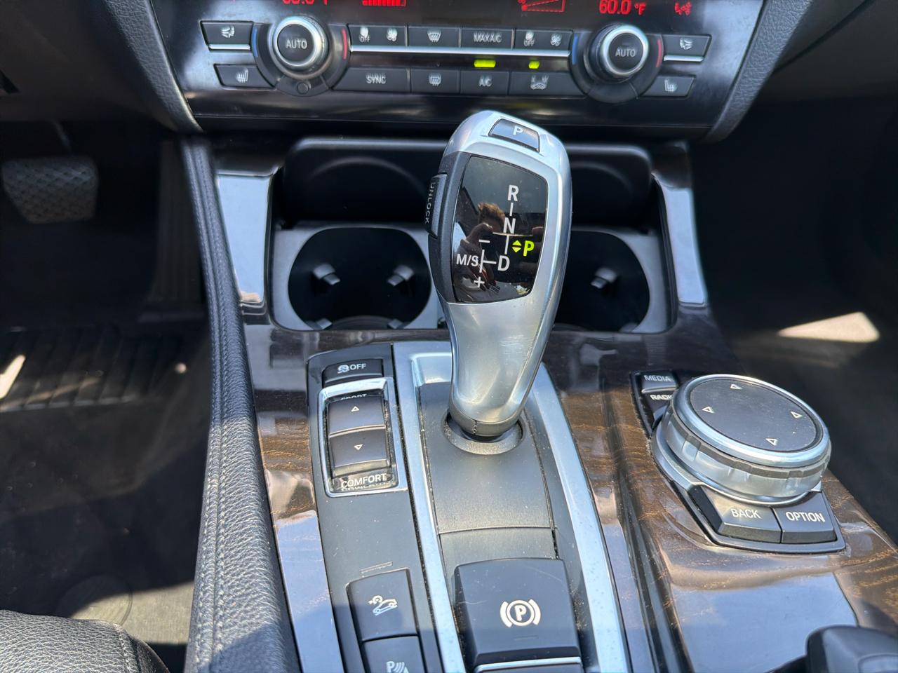 BMW 5 Series 4dr Sdn 528i xDrive AWD 2015