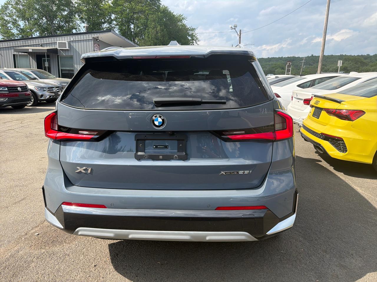 BMW X1 xDrive28i Sports Activity Vehicle 2023